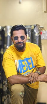 Neel thakur review photo