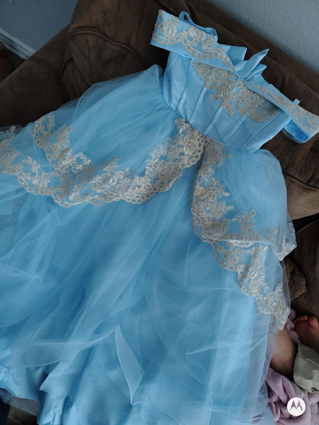 Sunnypetal Gold Sequin Lace Off-Shoulder Tulle Flower Girl Dress with Bow Detail
