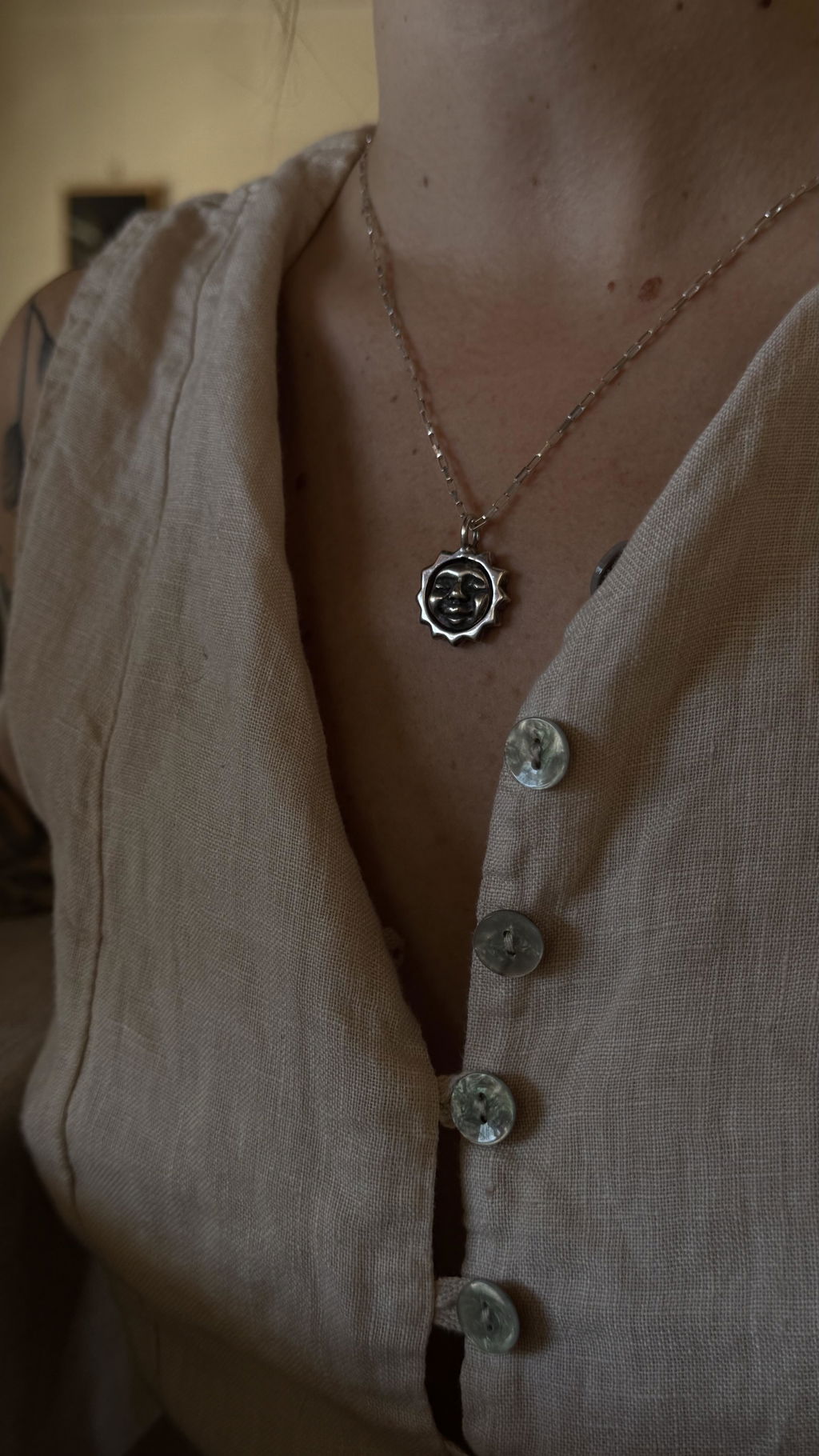 Rotating Sun Pendant — Conie