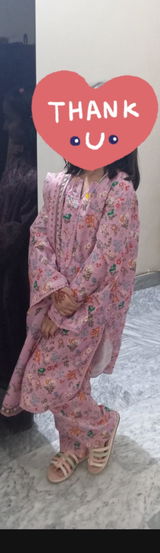 Amnah Zeeshan review photo