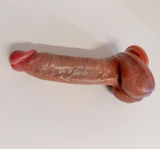 Lukas review photo