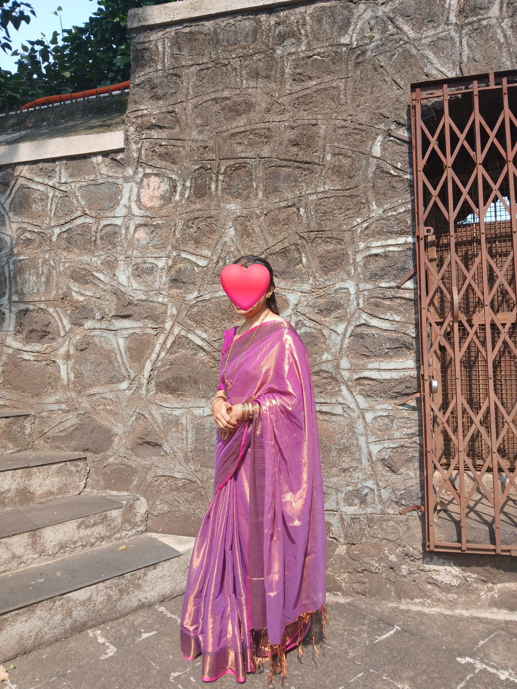 Sutisancha Onion Pink Handloom Cotton Tissue Saree