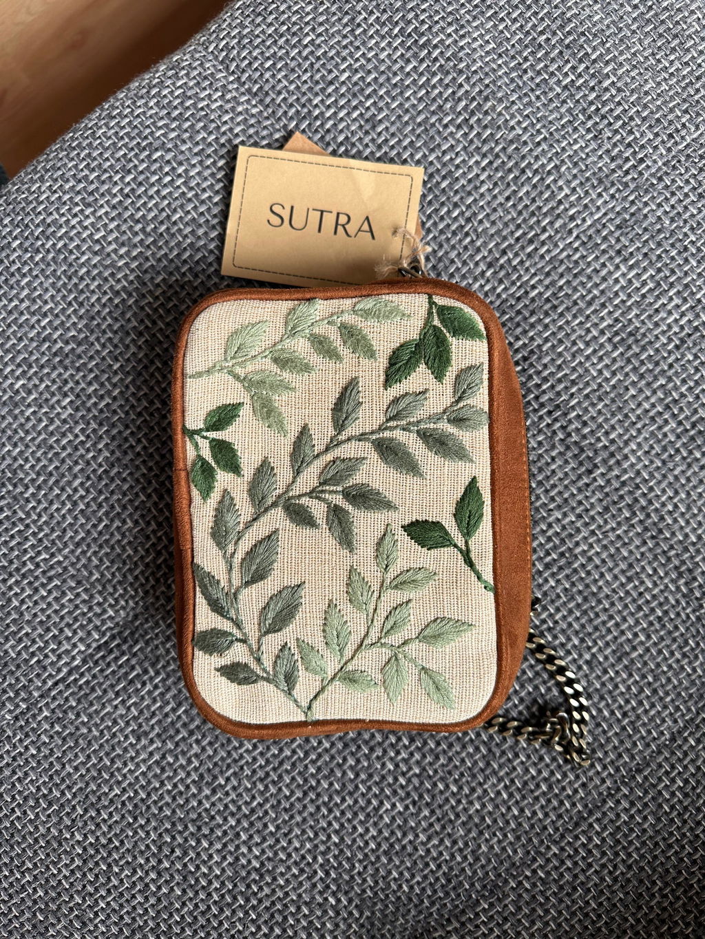 Leafy Vegan Suede Sling Bag/Tasche