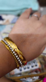 Nidhi review photo