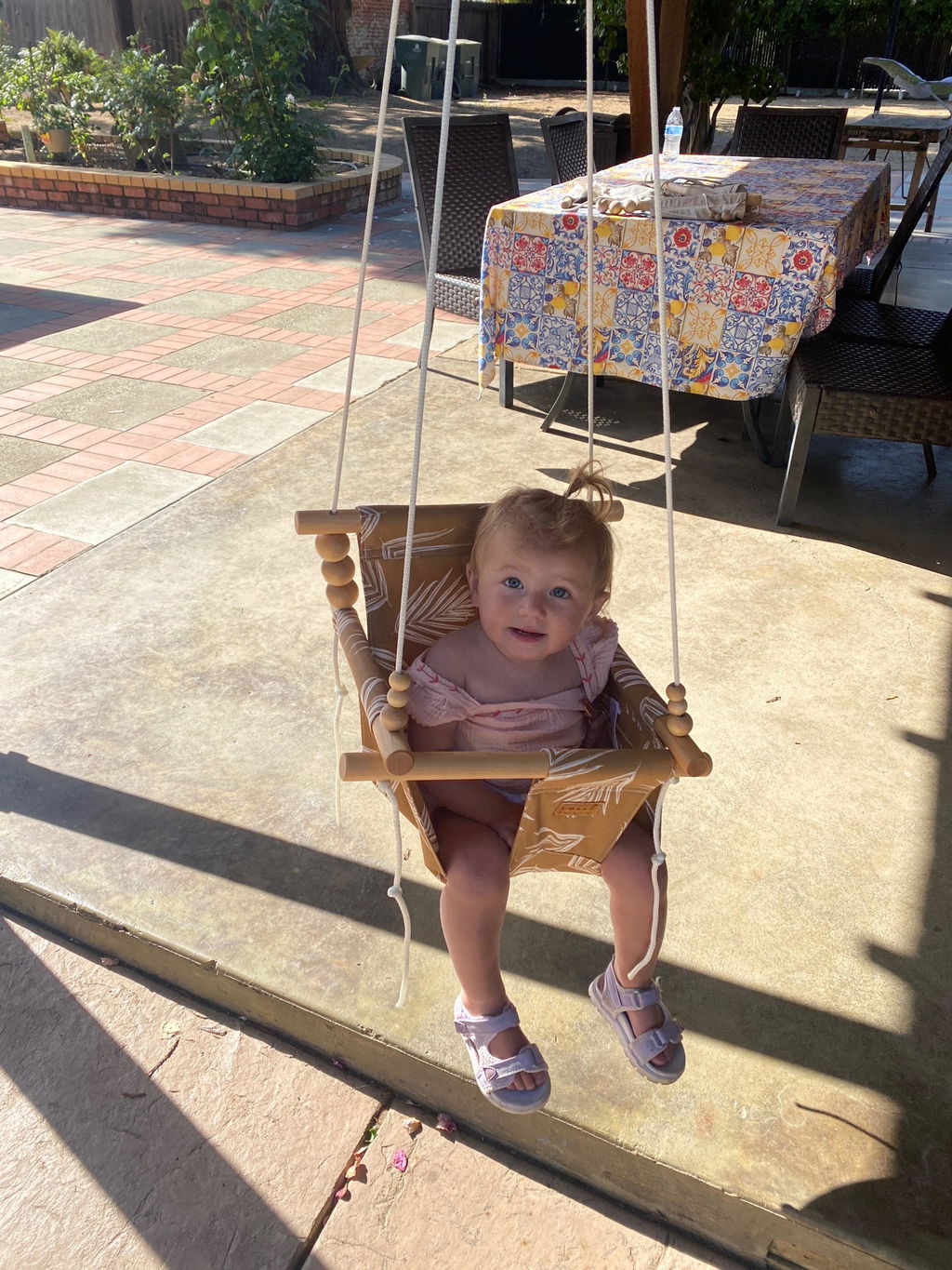 Outdoor High Back Baby & Toddler Swing-Nutmeg Leaf