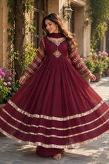 Ayesha Khan review photo