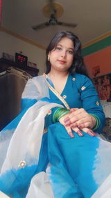 Komal Sharma review photo