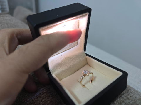 Astra Vintage Beyaz Topaz Pırlanta Altın Teklif Yüzüğü
