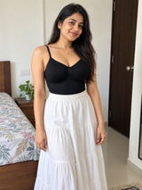 Ishika Vyas review photo