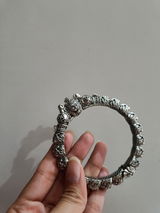 Ishita Pandey review photo