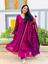 Sravani review photo