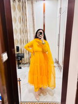 Arushi Mehta Saini review photo