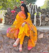 Tanya Chandela review photo