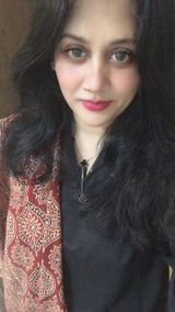Bushra Eijaz review photo