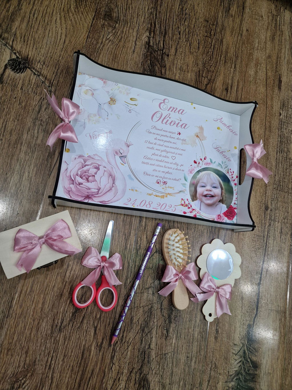 Lebada Gratioasa • Tavita de Mot Fete • Personalizata