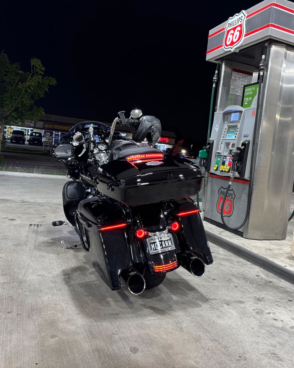 TCMT 10.7" Black/Chrome Latches Chopped Trunk with Backrest Pad Fit For Harley Touring '14-'26