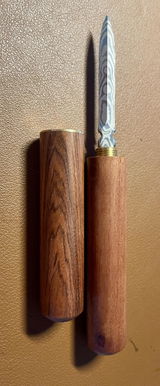 Dominik review photo
