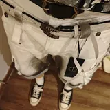 L review photo