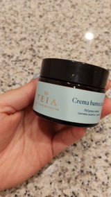 Ariana review photo