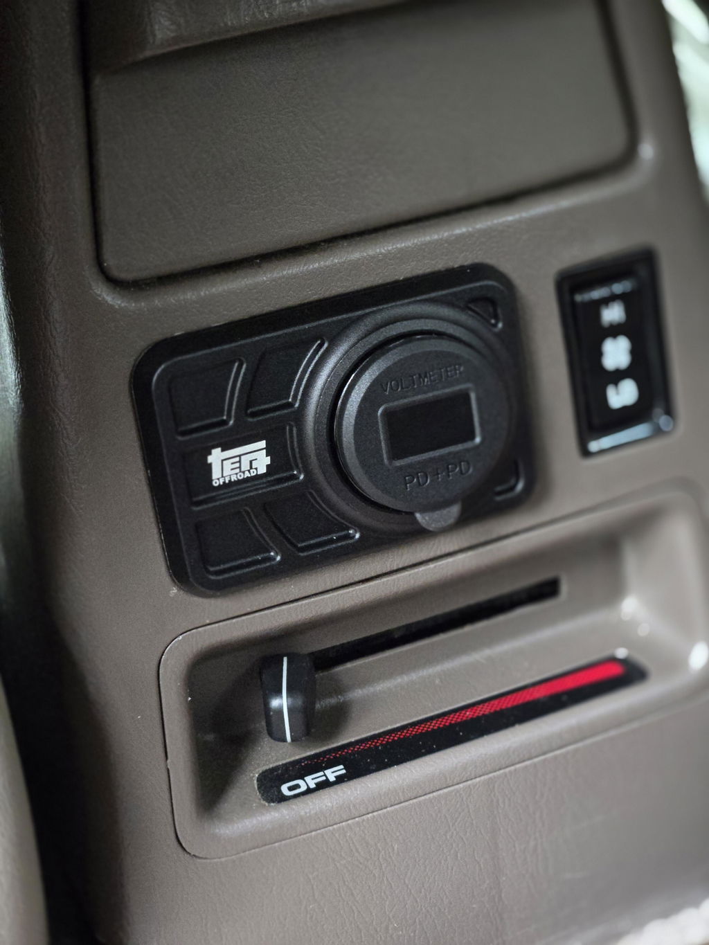 Center Console USB 12V Power Panel | Billet Aluminum | Replaces Ashtray | 1996 - 2002 4Runner