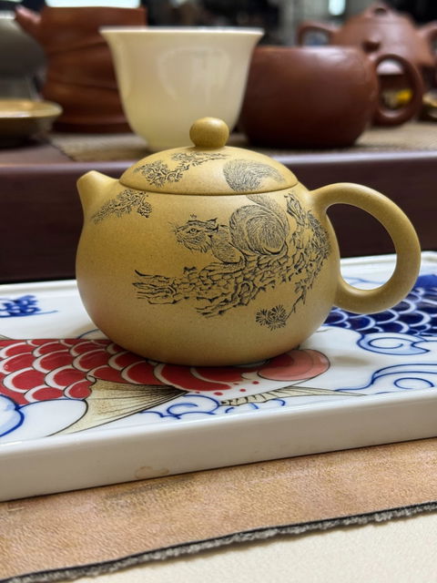 Handmade Yixing Zisha Teapot | Authentic Duan Ni Clay with Engraved "Squirrel & Pine" | Traditional Gongfu Tea Set-160ml