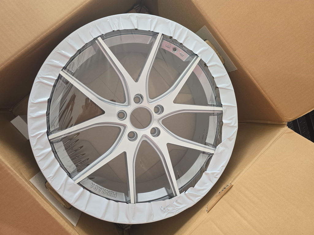 Ferrada FR2 20x9 +35mm Silver with Machined Spokes and a Chrome Stainless Steel Lip (5x112)