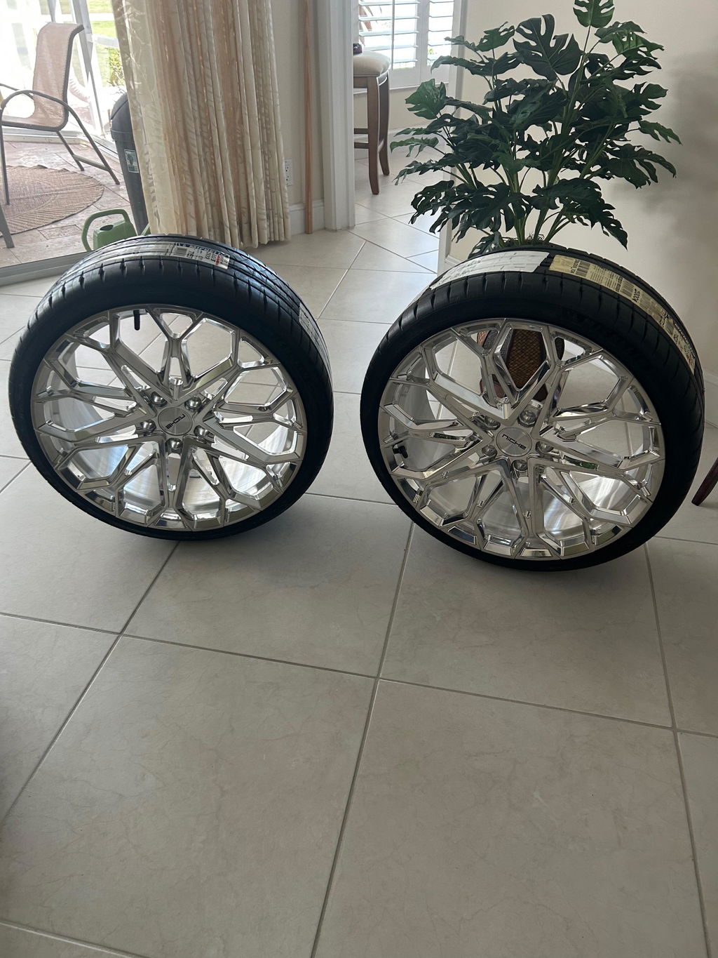 Niche Manta NC600 20x11.5 +52mm Polished (5x120)