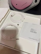 M. review photo