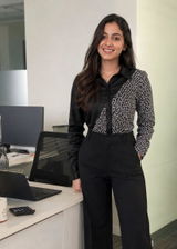 Rupali aswani review photo