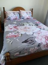 Leonie review photo