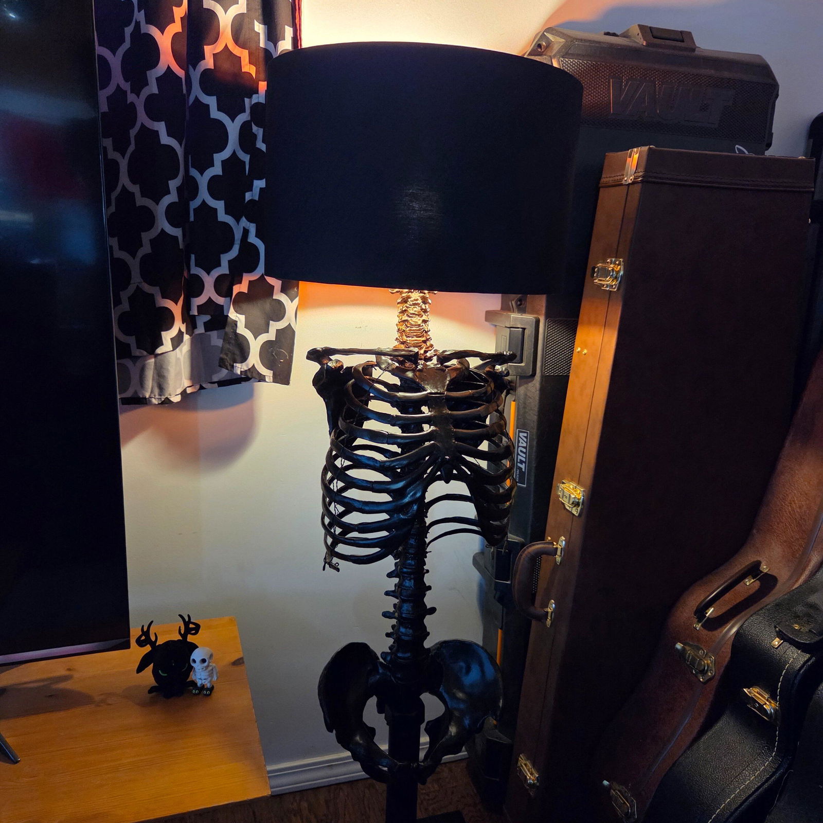 The Black Skeleton Floor Lamp by The Blackened Teeth – The