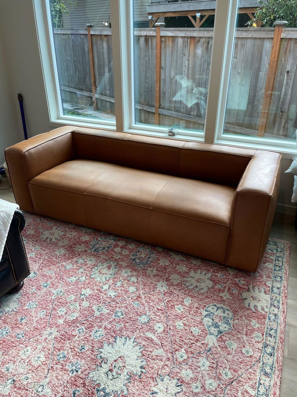 DAKOTA LEATHER SOFA