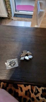 L***a review photo