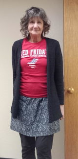 T-Shirt, Ladies Slim Fit: On Friday We Wear Red