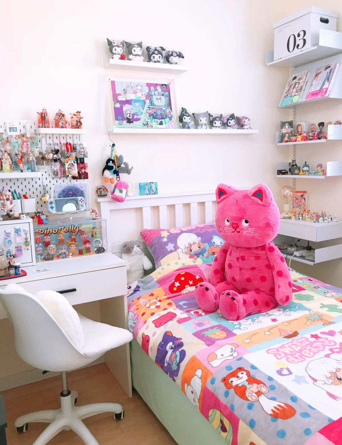 Big Pink Polka Dot Cat, customer photo