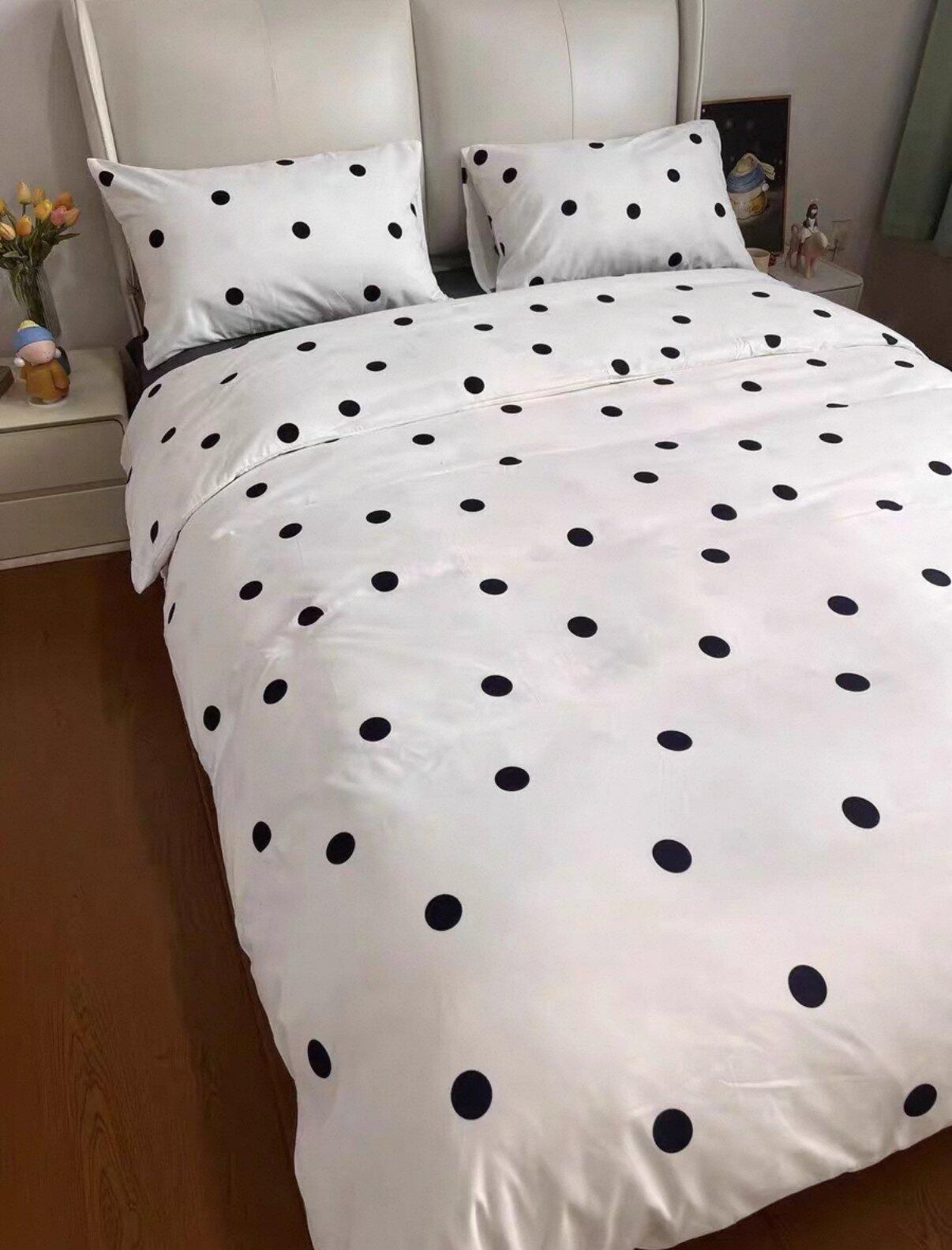 White & Black Polka Dot Bedding Set, customer photo