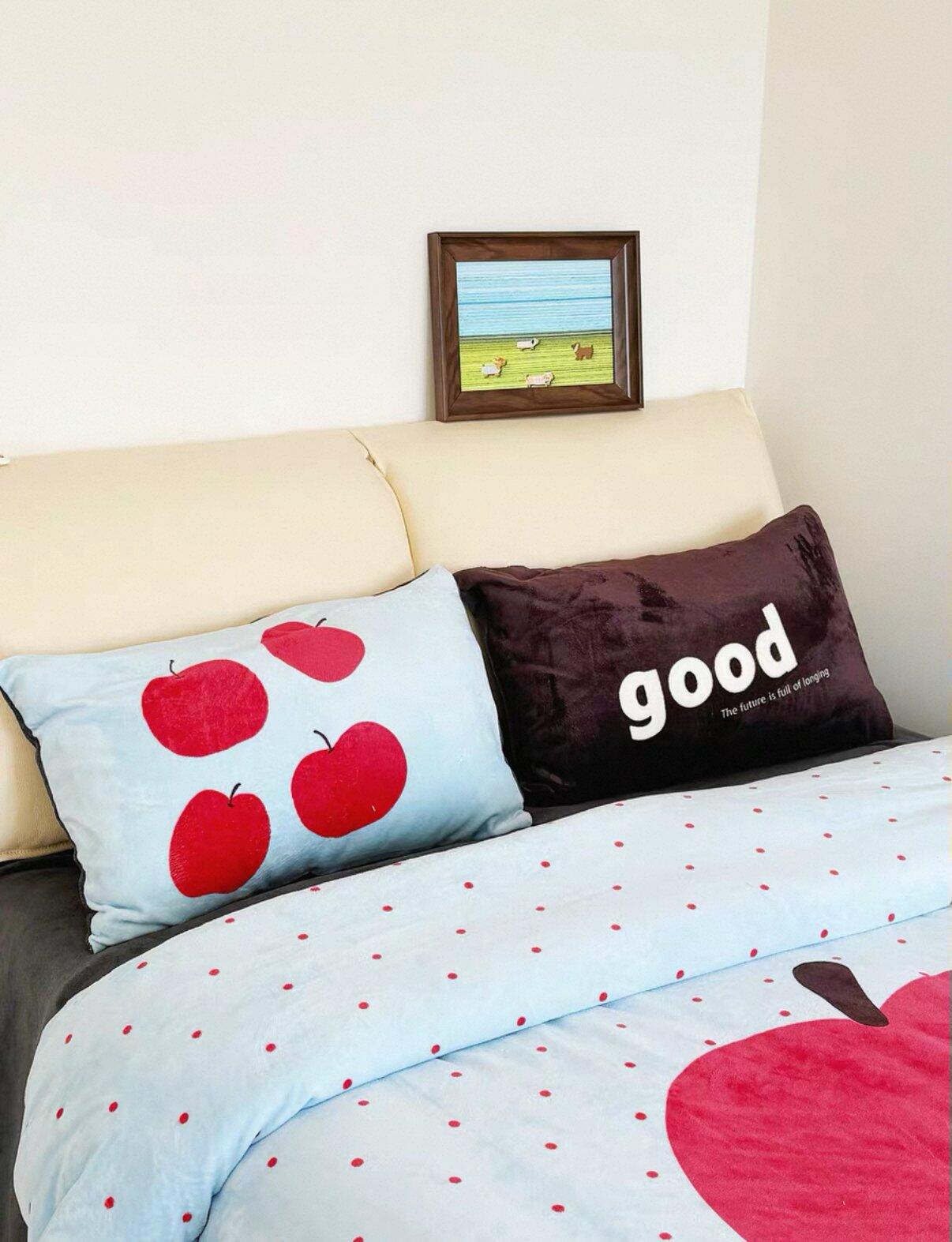 Cute Apple Milk Fleece Bedding Set, customer photo