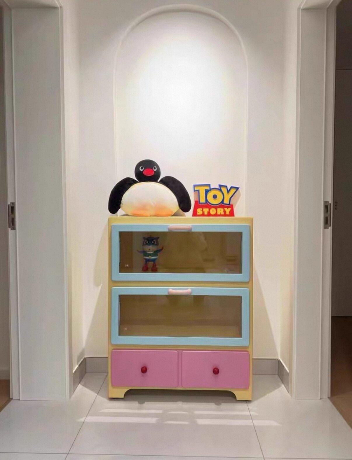 Pastel Figurine Display Cabinet, customer photo