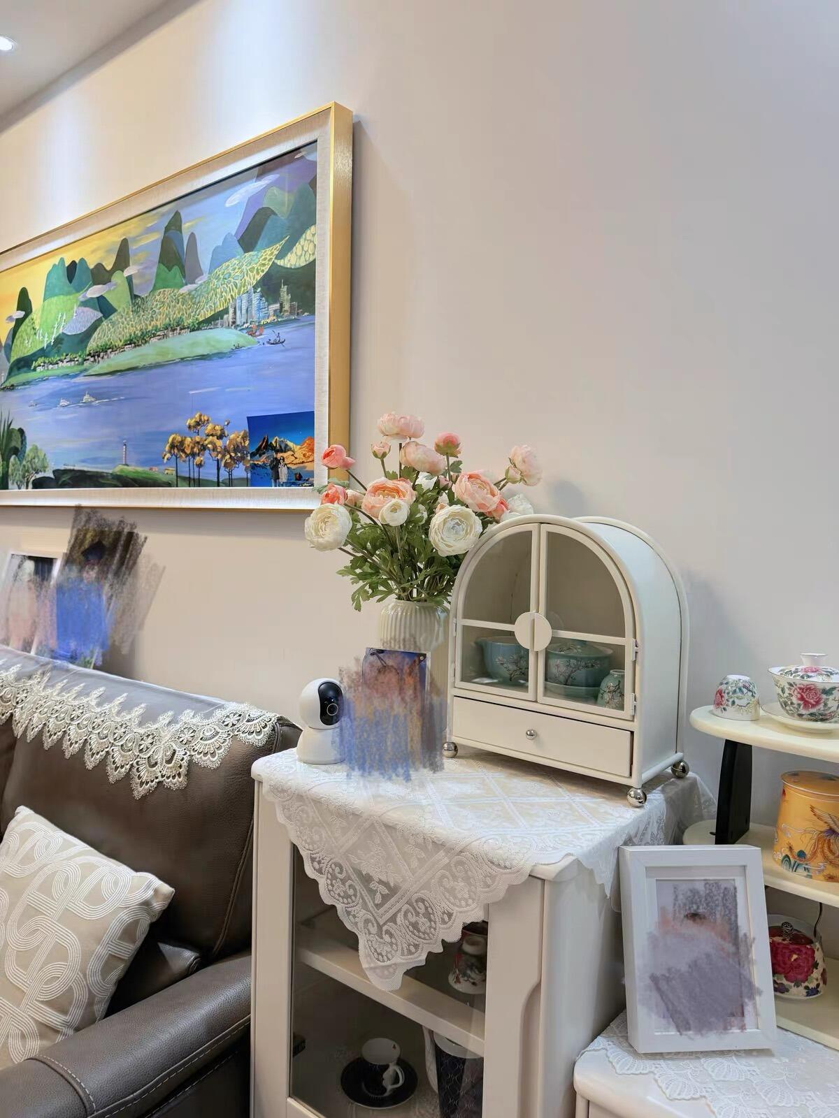 Arched Perfume Cabinet, customer photo
