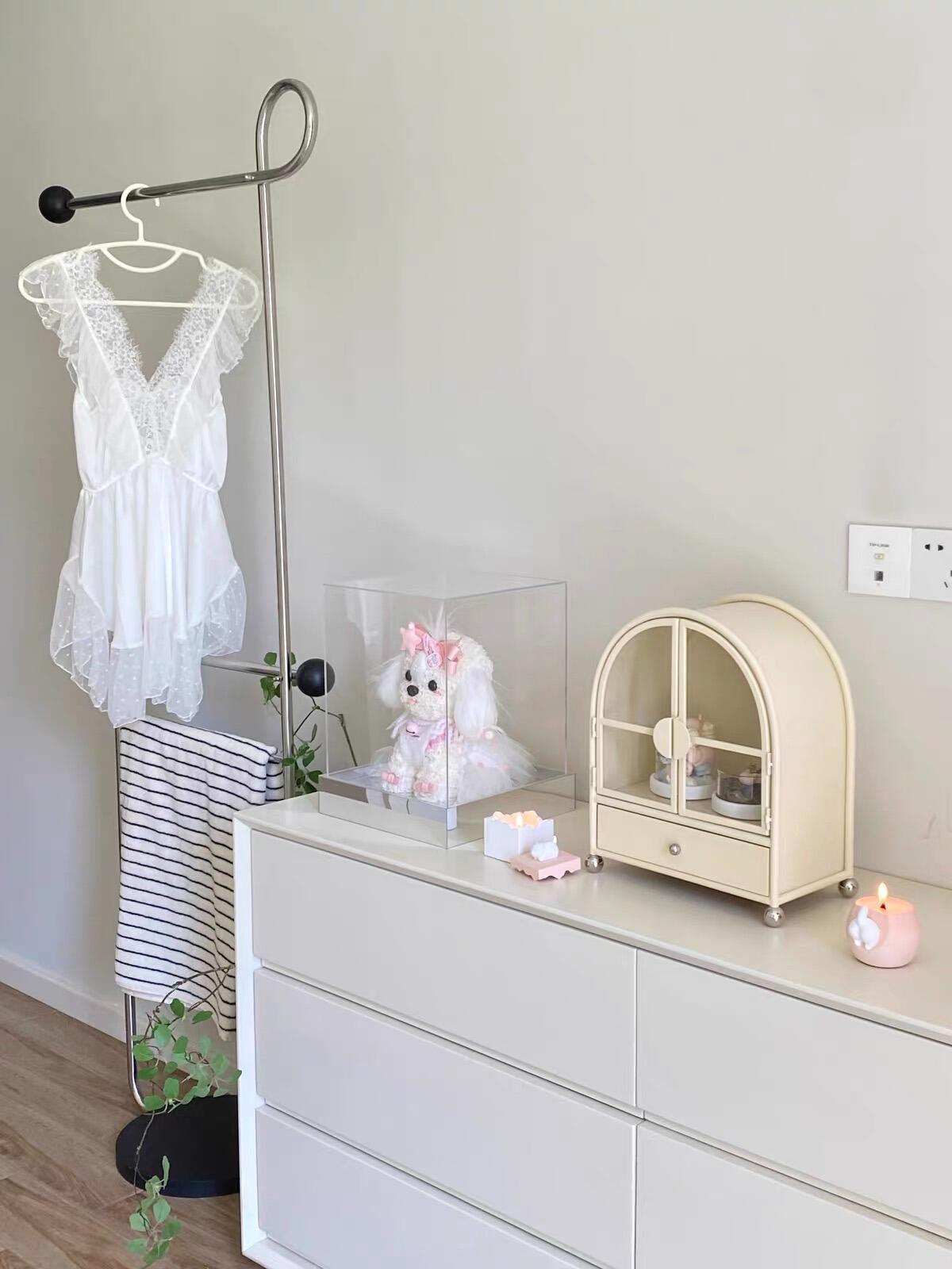 Arched Perfume Cabinet, customer photo