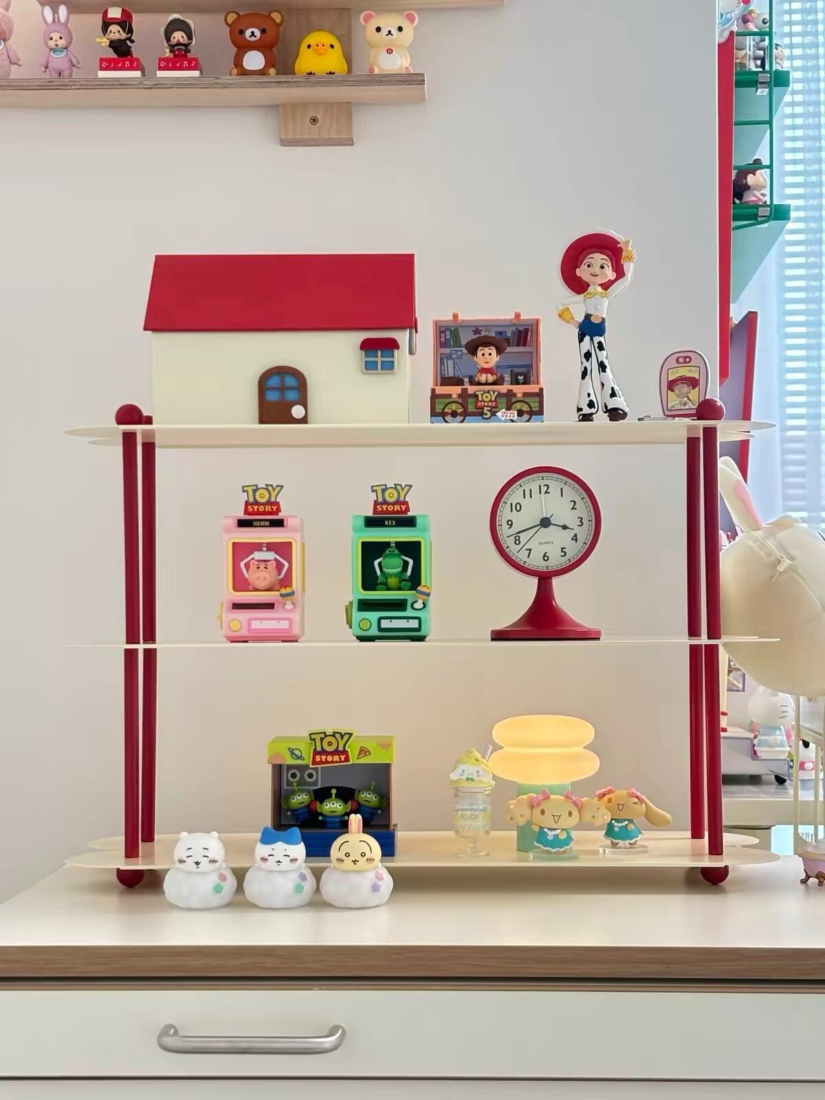 Curved Mug Display Shelf, customer photo