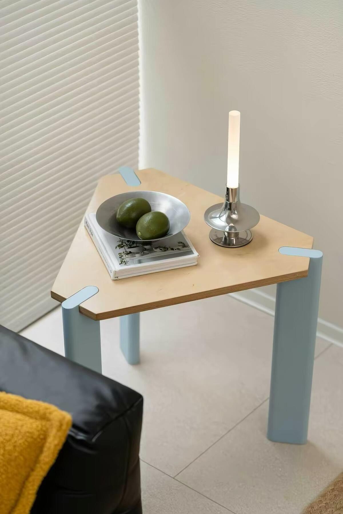 Bauhaus Triangle Side Table, customer photo