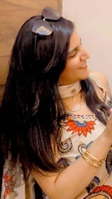 Riddhi Makhijani review photo