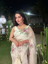 Vidhi Aanand review photo