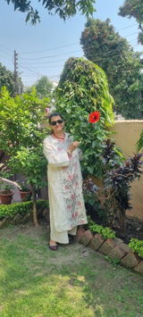 Sujataahuja review photo