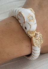 K.B.H. review photo