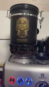 Such a good quality coffee tin and keeps it sealed and my beans inside fresh review photo