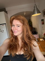 Lesley review photo