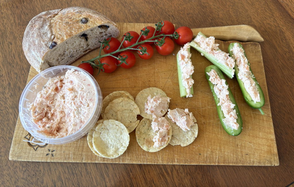Snack Pack - 1 pack of Gilltong and 1 pot of Pâté