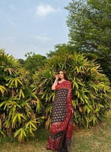 Amna Qamar review photo